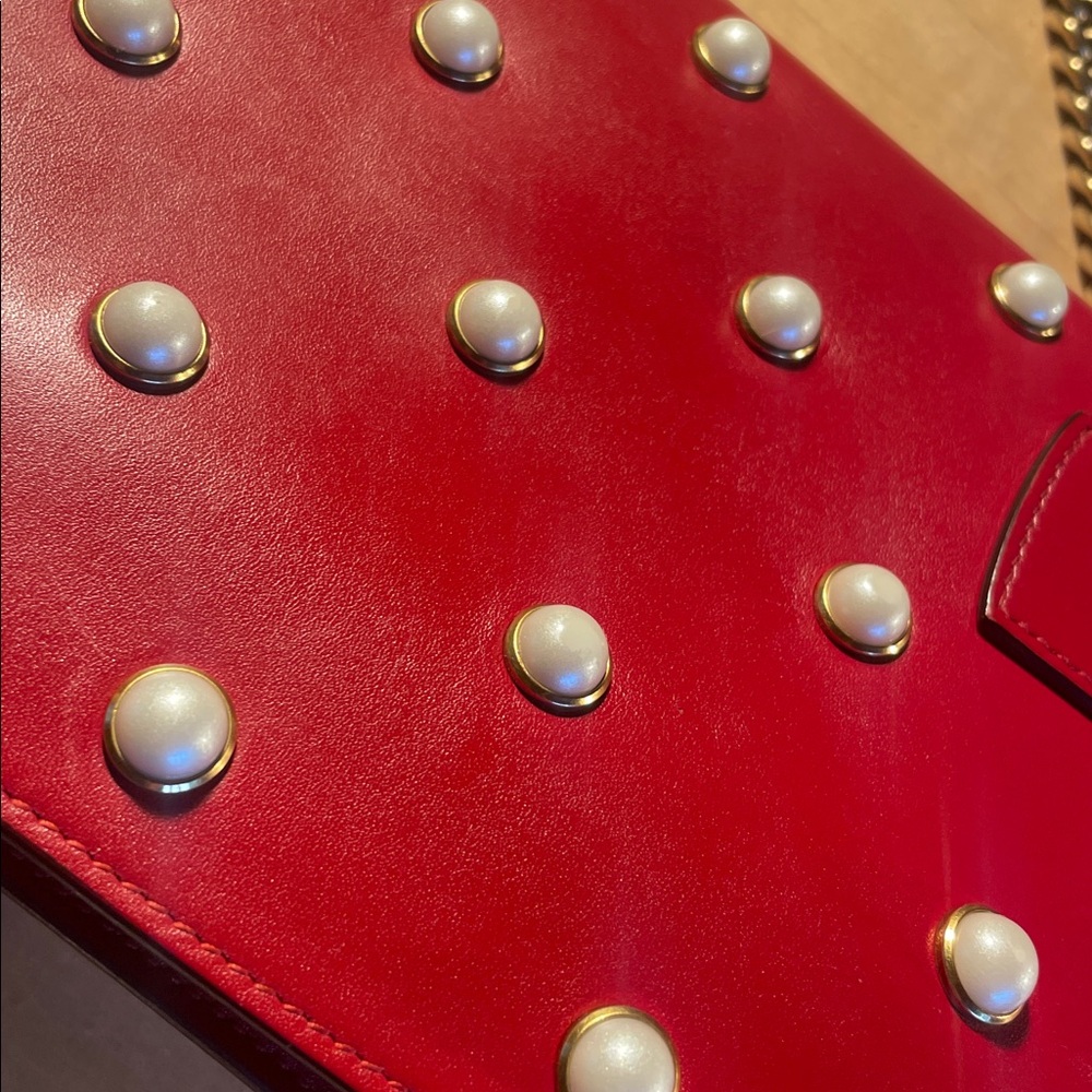 Gucci Queen Margaret Pearl Studs Broadway Red Bee Chain Bag ! ❤️💛 - Picture 11 of 13